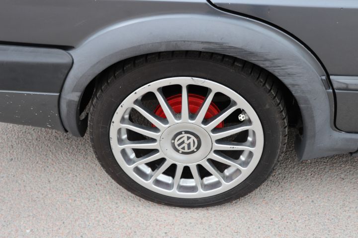 704111-15 Volkswagen Jetta 4-door - 1990