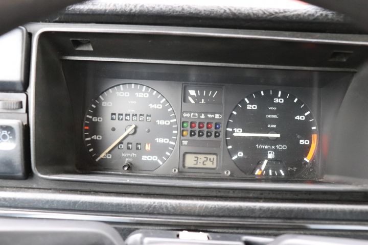 704111-19 Volkswagen Jetta 4-door - 1990