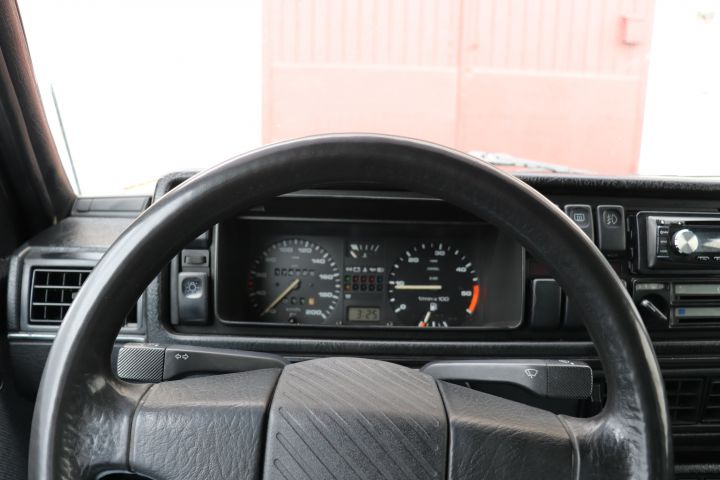 704111-20 Volkswagen Jetta 4-door - 1990