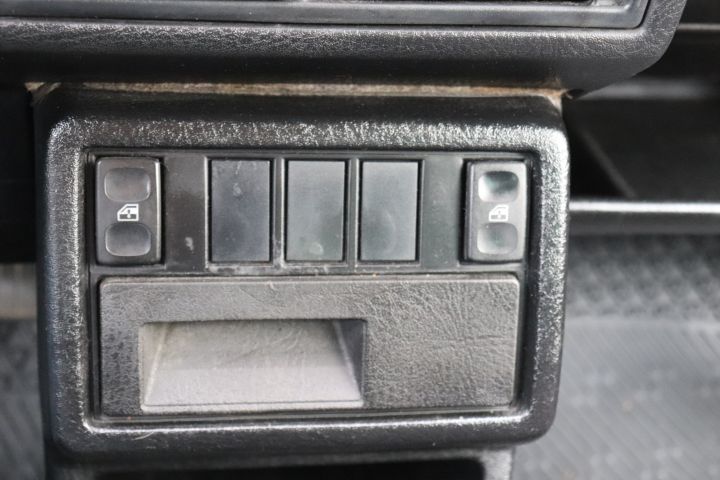 704111-22 Volkswagen Jetta 4-door - 1990