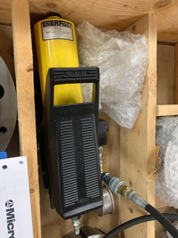 907479-3 Hydraulic sleeve chuck MicroCentric with clamping sleeves and mounting kit