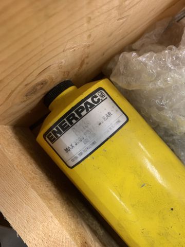 907479-10 Hydraulic sleeve chuck MicroCentric with clamping sleeves and mounting kit