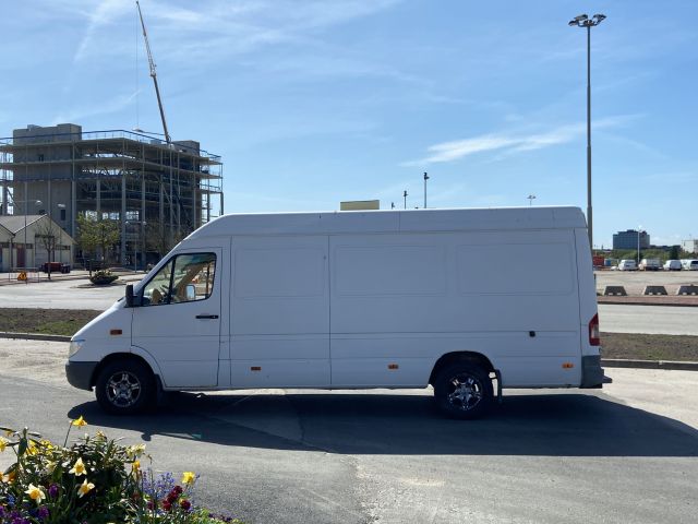 886052-8 Mercedes Benz Sprinter -2001 (repair item)