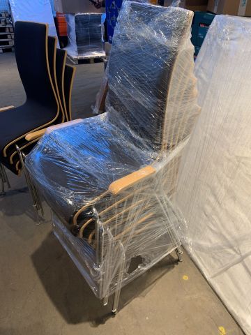 902370-4 Conference table Bruno Mattsson, 8 chairs