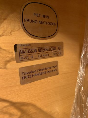 902370-2 Conference table Bruno Mattsson, 8 chairs