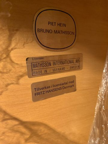 902370-7 Conference table Bruno Mattsson, 8 chairs