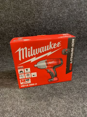 907735-2 Nutcracker Milwaukee HD18 HIW-0