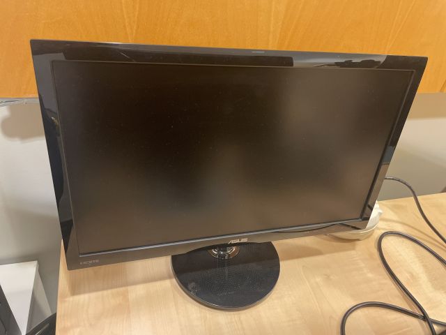 828959-10 Mixed electronics Monitors, Routers, Keyboards, Projectors etc.