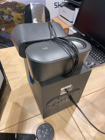 828959-16 Mixed electronics Monitors, Routers, Keyboards, Projectors etc.