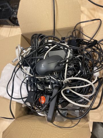 828959-20 Mixed electronics Monitors, Routers, Keyboards, Projectors etc.