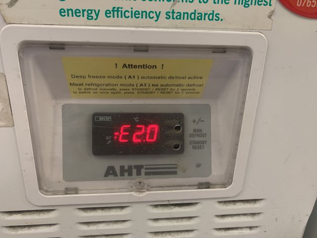 908063-3 Top freezer AHT Miami 250