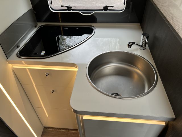 895251-44 Fiat Roller Team Kronos 284 Integral 148 hp -2018