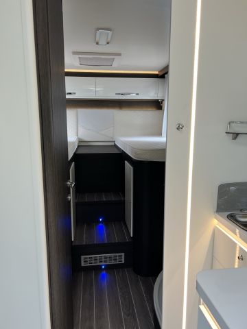 895251-53 Fiat Roller Team Kronos 284 Integral 148 hp -2018