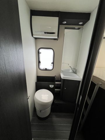 895251-57 Fiat Roller Team Kronos 284 Integral 148 hp -2018