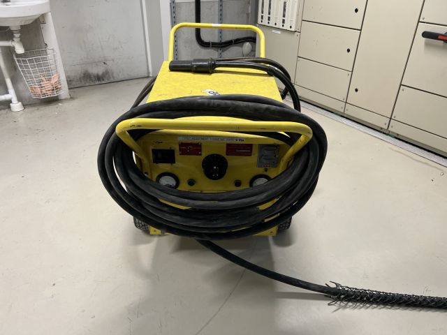 828979-2 Foxcart 2000B mobile power unit for aircraft