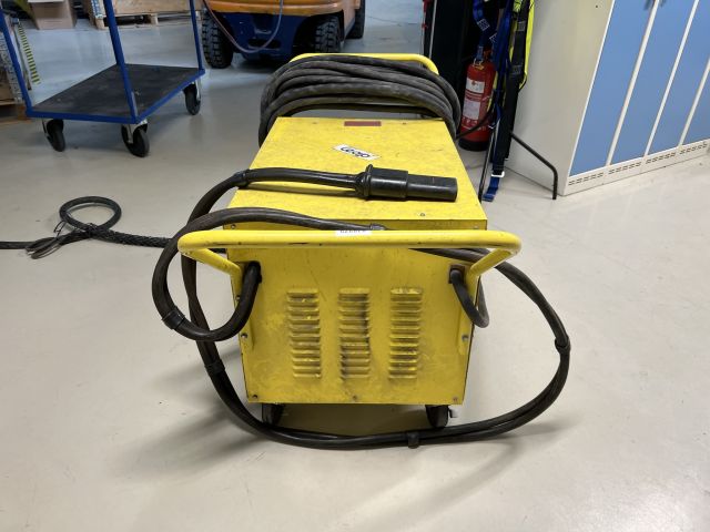 828979-6 Foxcart 2000B mobile power unit for aircraft