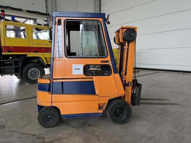 828983-6 Electric truck Toyota HBM 25 with charger