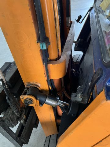 828983-11 Electric truck Toyota HBM 25 with charger