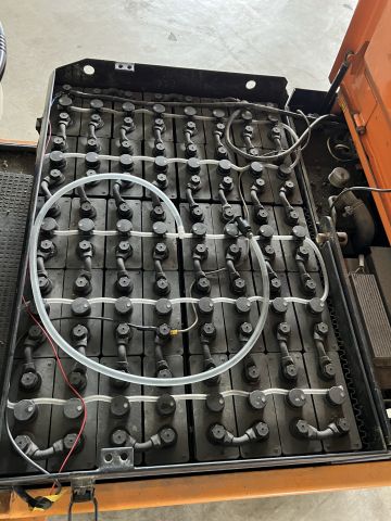 828983-23 Electric truck Toyota HBM 25 with charger