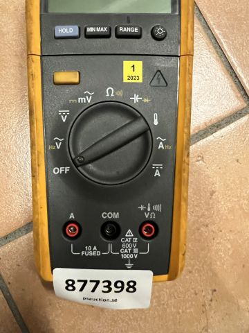 877398-3 Digital multimeter Fluke 233