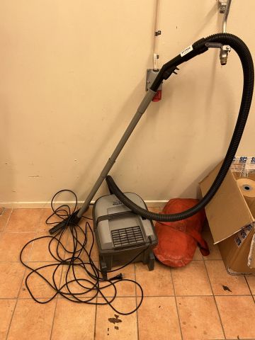 877426-1 Vacuum cleaner Nilfisk UZ934