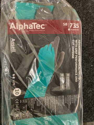 908690-2 36 pairs of Chemical Gloves Ansell Alphatec 58-735, size 10