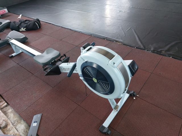 646727-6 Concept rowing machine without display