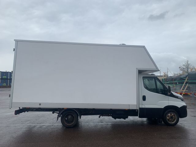 902373-6 Iveco Daily 3.0D -2015