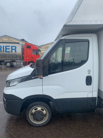 902373-12 Iveco Daily 3.0D -2015