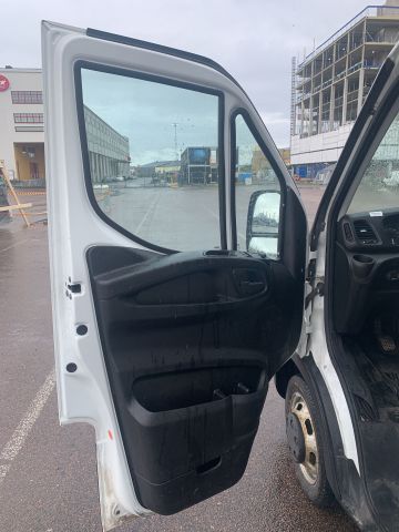 902373-25 Iveco Daily 3.0D -2015