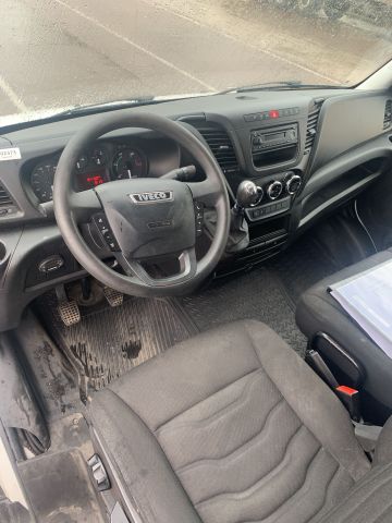 902373-26 Iveco Daily 3.0D -2015