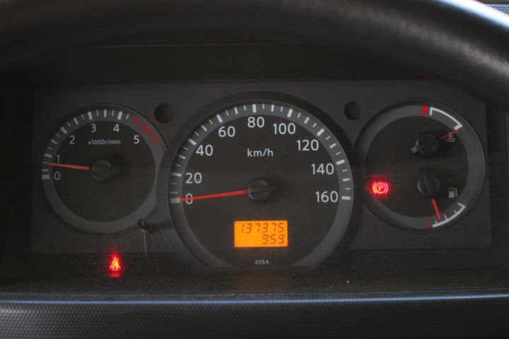 908936-37 Nissan F24 Cabstar - 2006