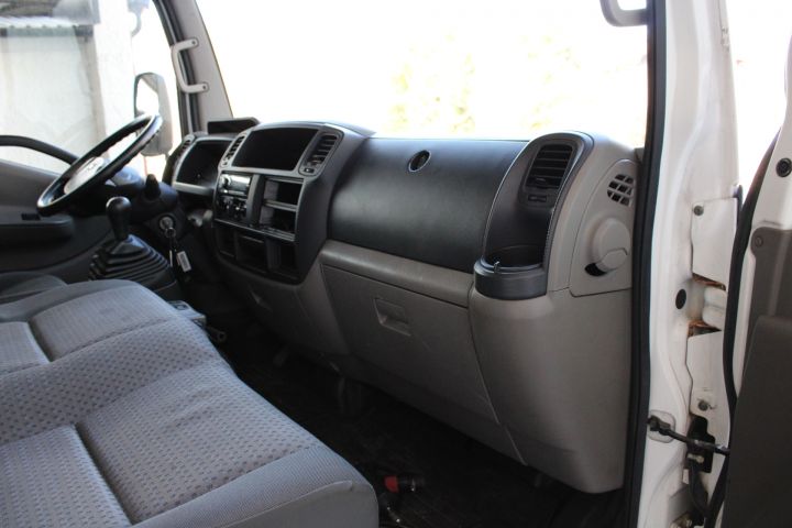 908936-46 Nissan F24 Cabstar - 2006