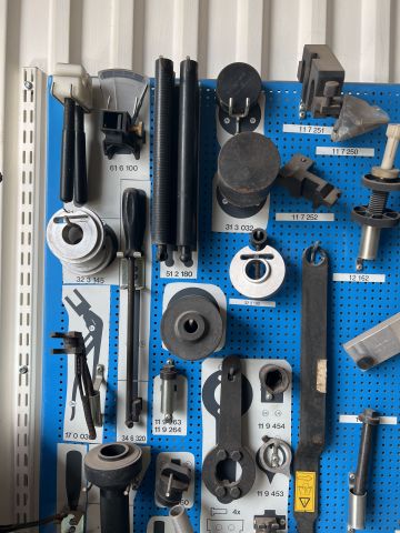 896704-3 BMV workshop Special tools