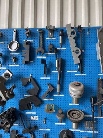 896704-11 BMV workshop Special tools