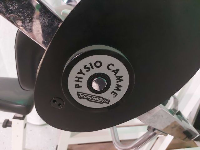 880493-9 Armcurl Biceps Isotonic Technogym