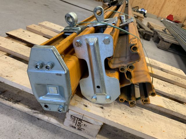 810280-3 Traverse beam 3rd Abus