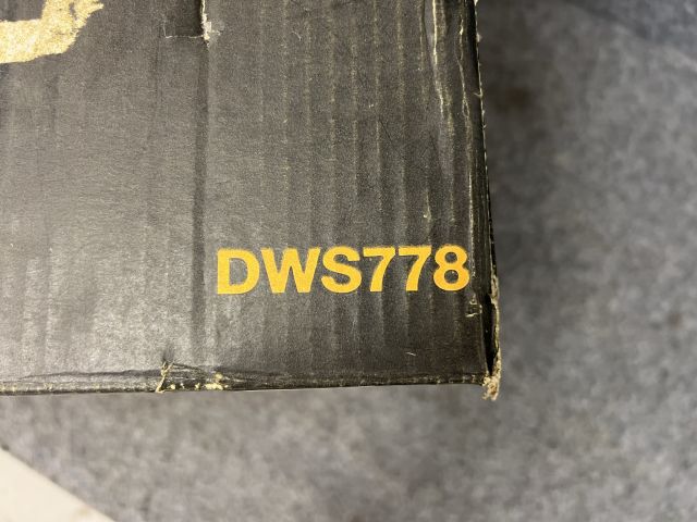 892594-2 DeWalt DWS778-QS Cutting / miter saw 250mm 1850W