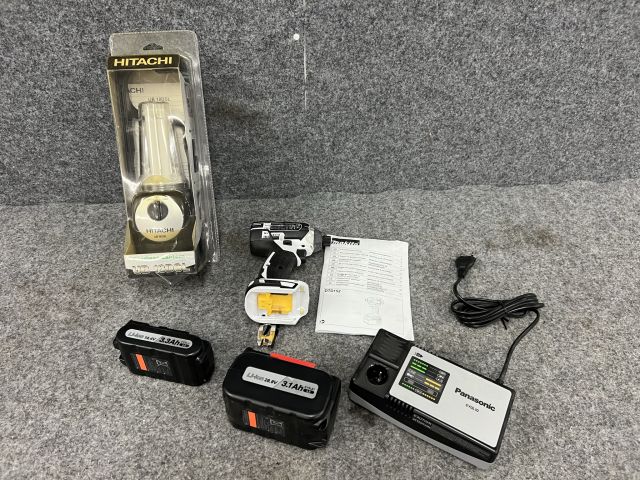 892709-1 Mixed item lamp, nutrunner, Panasonic charger and batteries