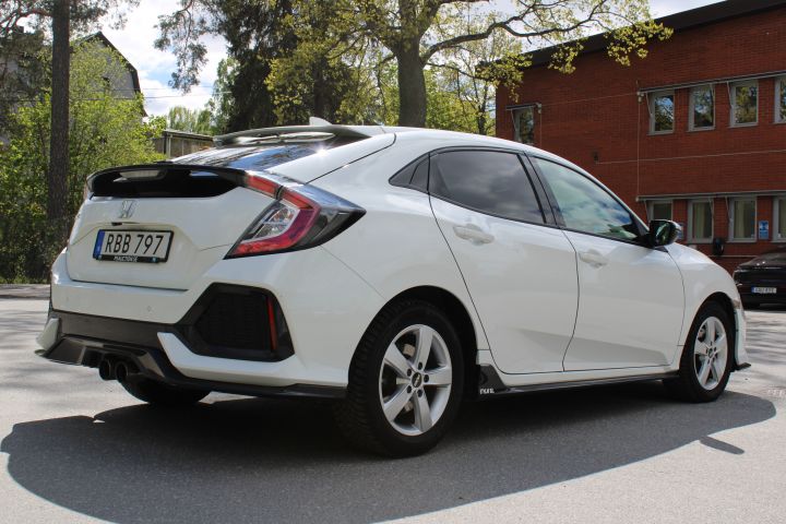 805751-6 Honda Civic 5-door 1.5 i-VTEC Turbo CVT - 2017