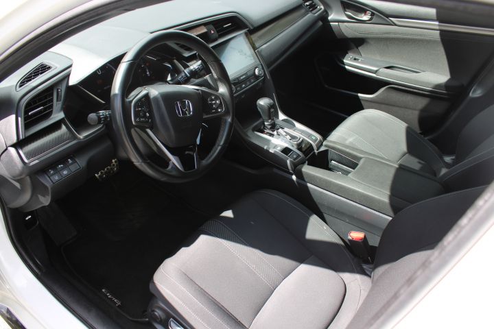 805751-10 Honda Civic 5-door 1.5 i-VTEC Turbo CVT - 2017