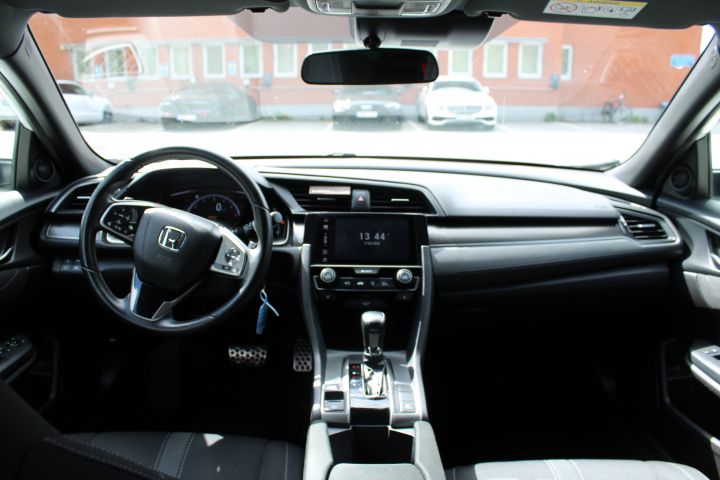 805751-12 Honda Civic 5-door 1.5 i-VTEC Turbo CVT - 2017