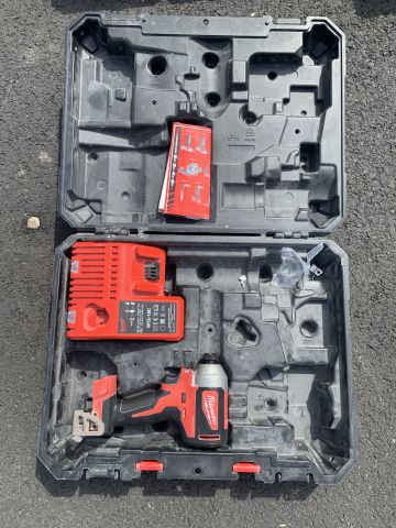 909902-1 Impact Screwdriver - Milwaukee M18CBLID