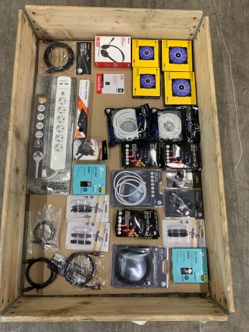 Assortment with computer accessories - PS Auction - We value the future ...