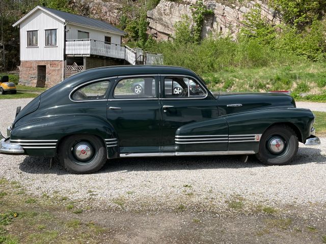 872204-7 Pontiac Streamliner Sedan 4.1 - 1946