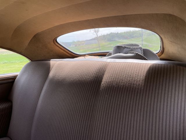 872204-42 Pontiac Streamliner Sedan 4.1 - 1946