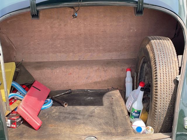 872204-48 Pontiac Streamliner Sedan 4.1 - 1946