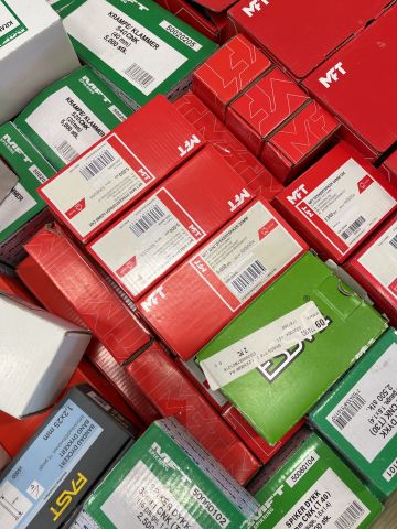 909888-4 Assortment with wire nails, staples, brass nails etc.