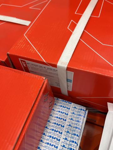 909888-10 Assortment with wire nails, staples, brass nails etc.