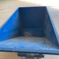 810290-3 Tippcontainer på hjul med gaffelgenomföring